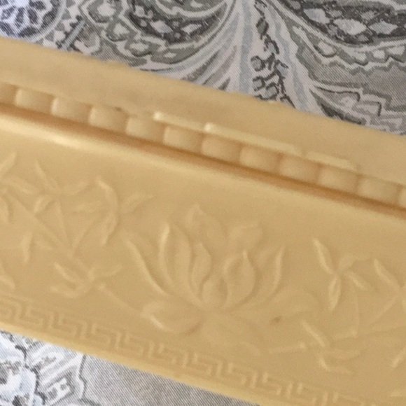 Vintage Celluloid Faux Ivory Lotus Japanese Garden Jewelry lidded box. - Picture 7 of 14